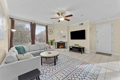 $259,000 | 1112 Bering Drive, Unit 66, Houston, TX 77057