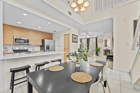 $259,000 | 1112 Bering Drive, Unit 66, Houston, TX 77057