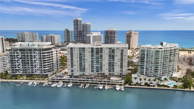 $3,500 | 6770 Indian Creek Drive, Unit TO, Miami Beach, FL 33141