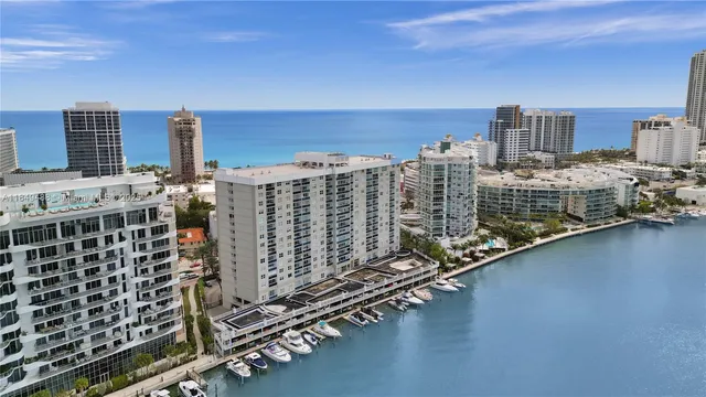 $3,500 | 6770 Indian Creek Drive, Unit TO, Miami Beach, FL 33141