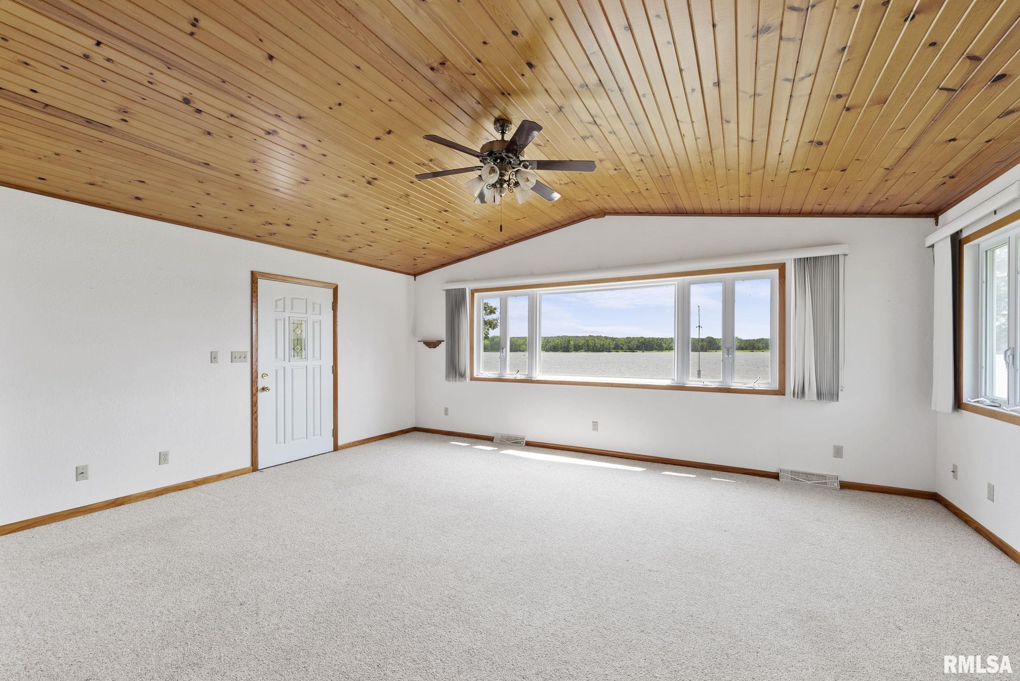 3760 Midway Beach Road Muscatine, IA 52761 - Photo 13 of 22 Gallery Image 13