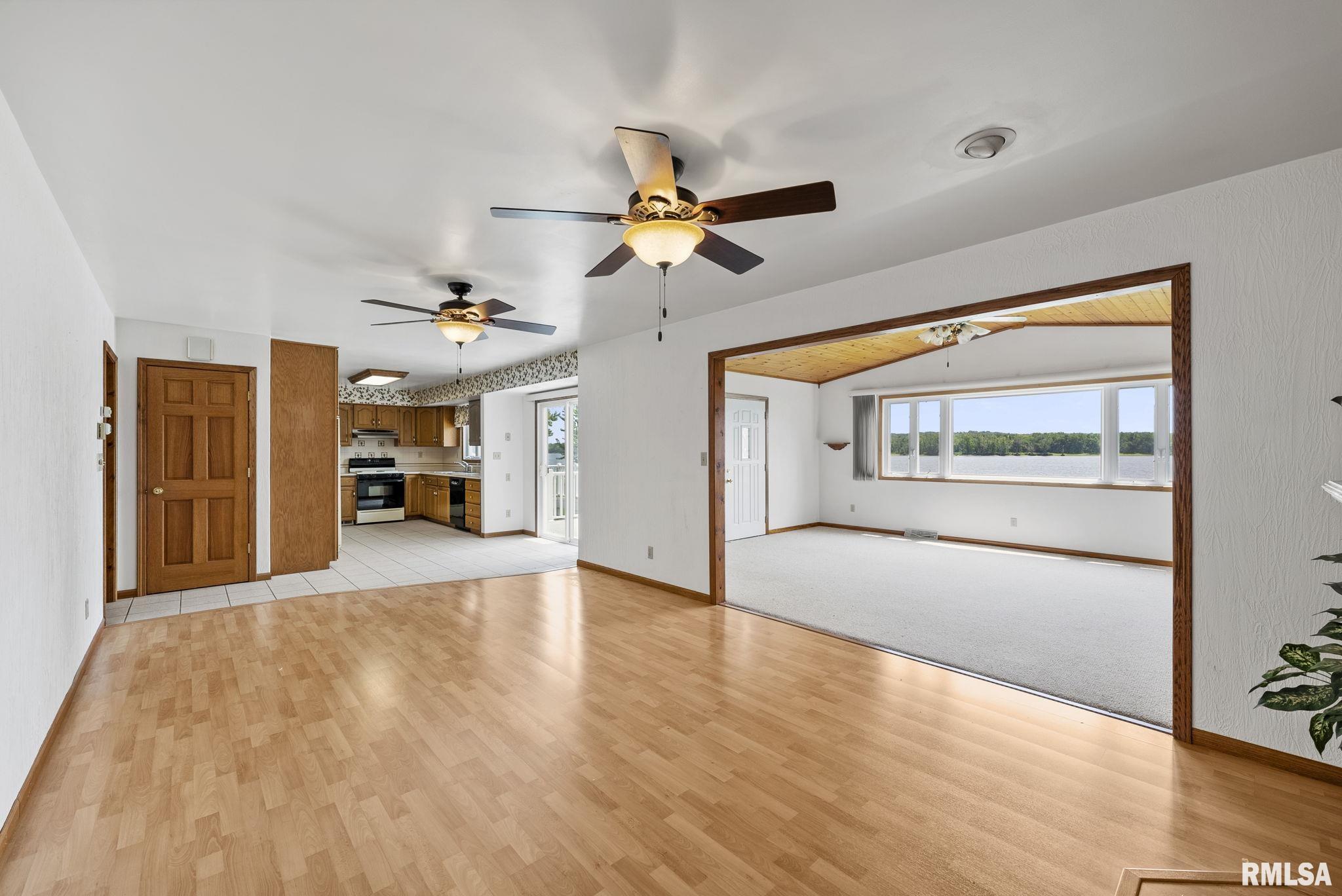 3760 Midway Beach Road Muscatine, IA 52761 - Photo 14 of 22 Gallery Image 14
