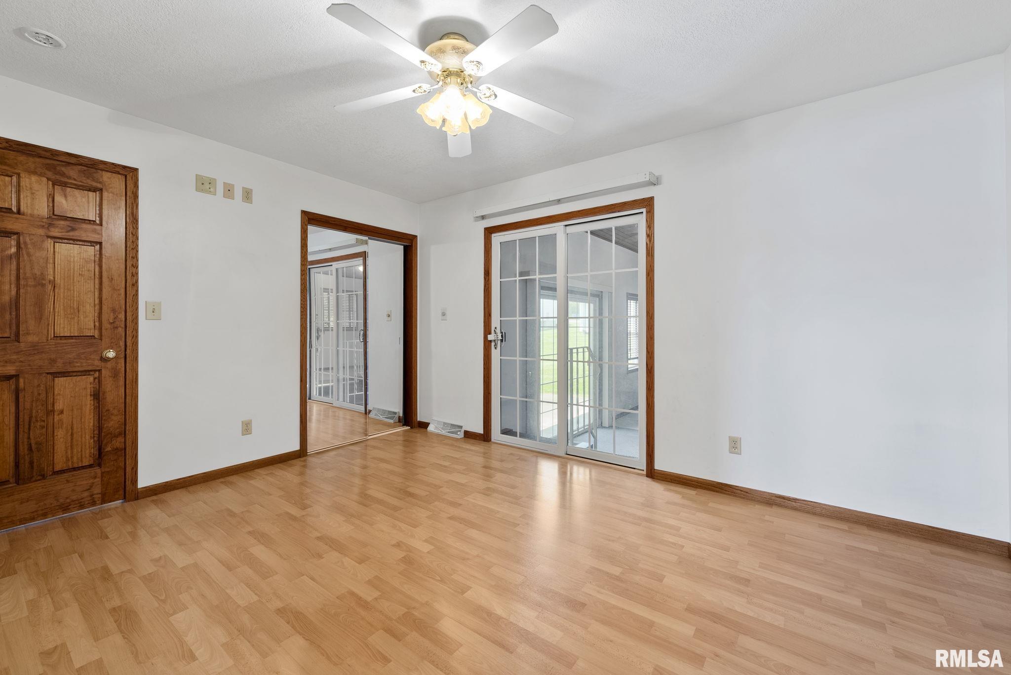 3760 Midway Beach Road Muscatine, IA 52761 - Photo 17 of 22 Gallery Image 17