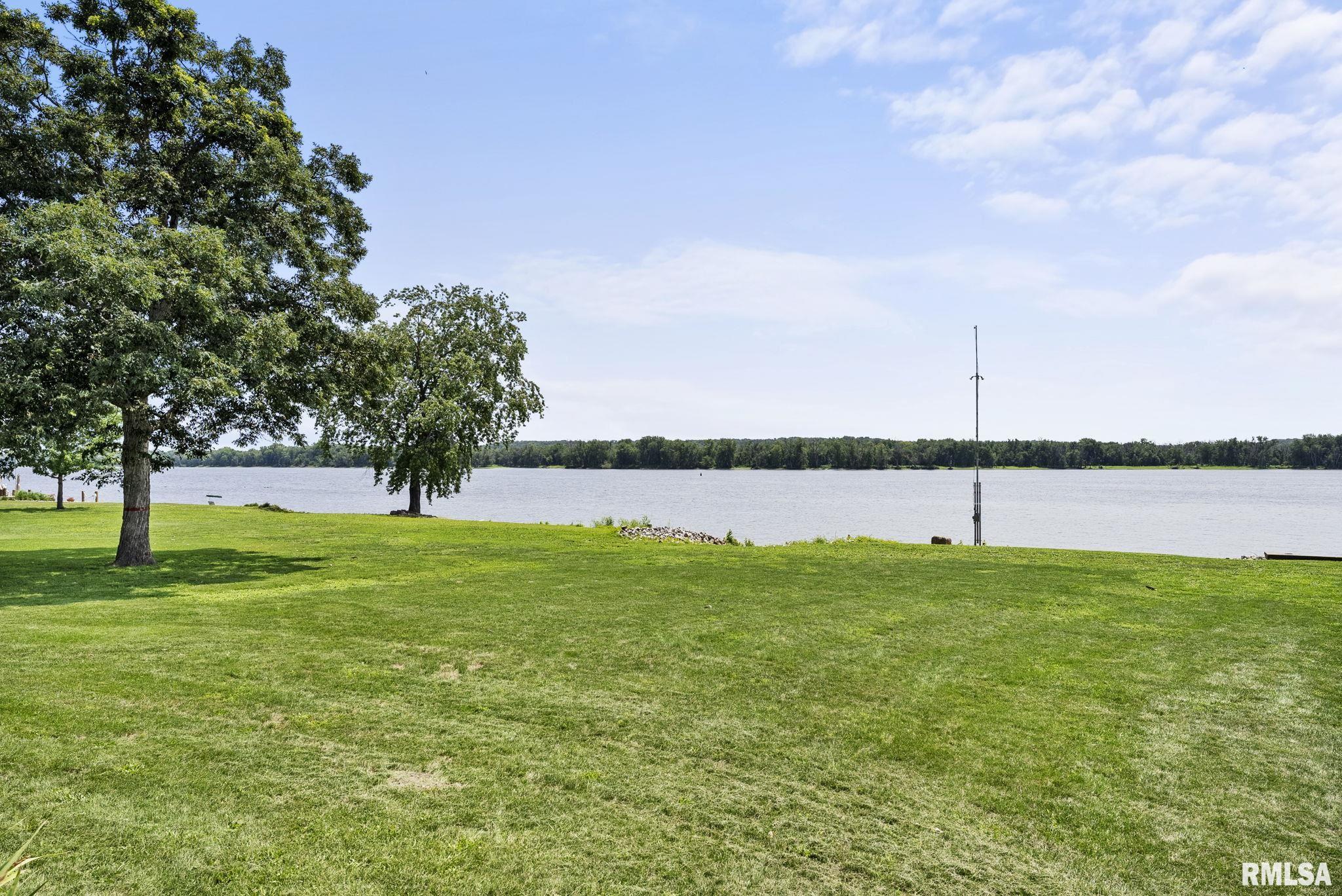 3760 Midway Beach Road Muscatine, IA 52761 - Photo 3 of 22 Gallery Image 3