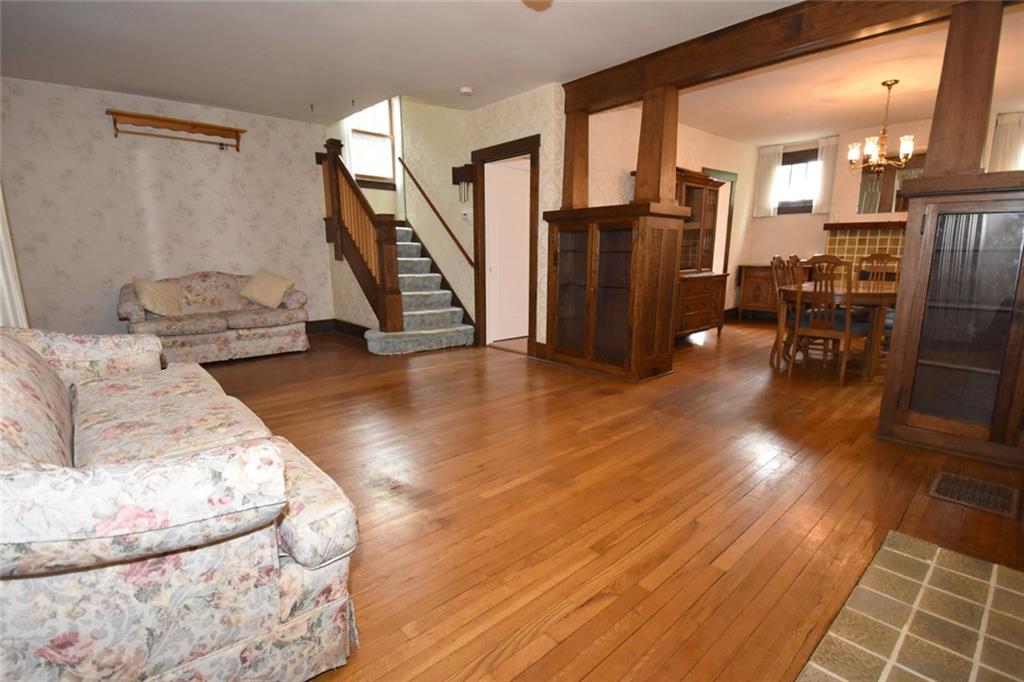 1460 McFarland Road Pittsburgh, PA 15216 - Photo 4 of 20 Gallery Image 4