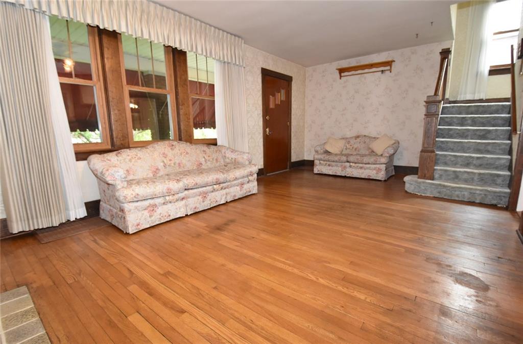 1460 McFarland Road Pittsburgh, PA 15216 - Photo 5 of 20 Gallery Image 5