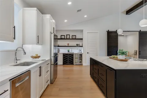 $998,000 | 432 Venture Boulevard South, Point Venture, TX 78645
