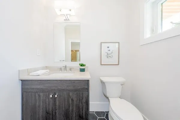 $10,000 | 35 John Street, Unit 35, Newton, MA 02459