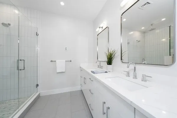 $10,000 | 35 John Street, Unit 35, Newton, MA 02459