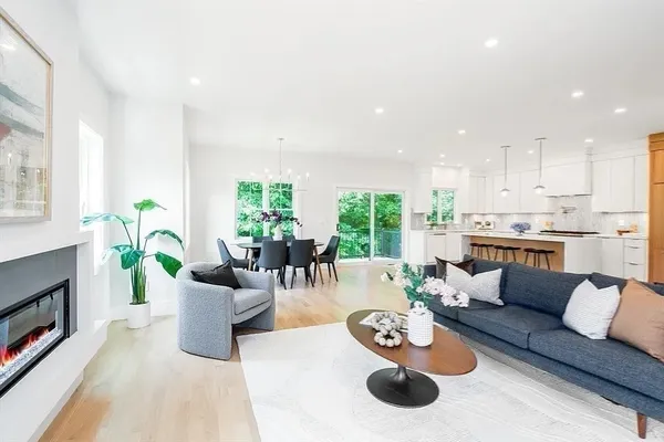 $10,000 | 35 John Street, Unit 35, Newton, MA 02459