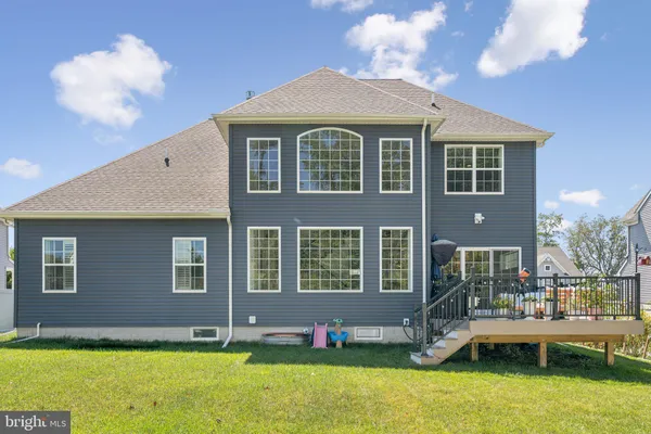 a front view of house with yard