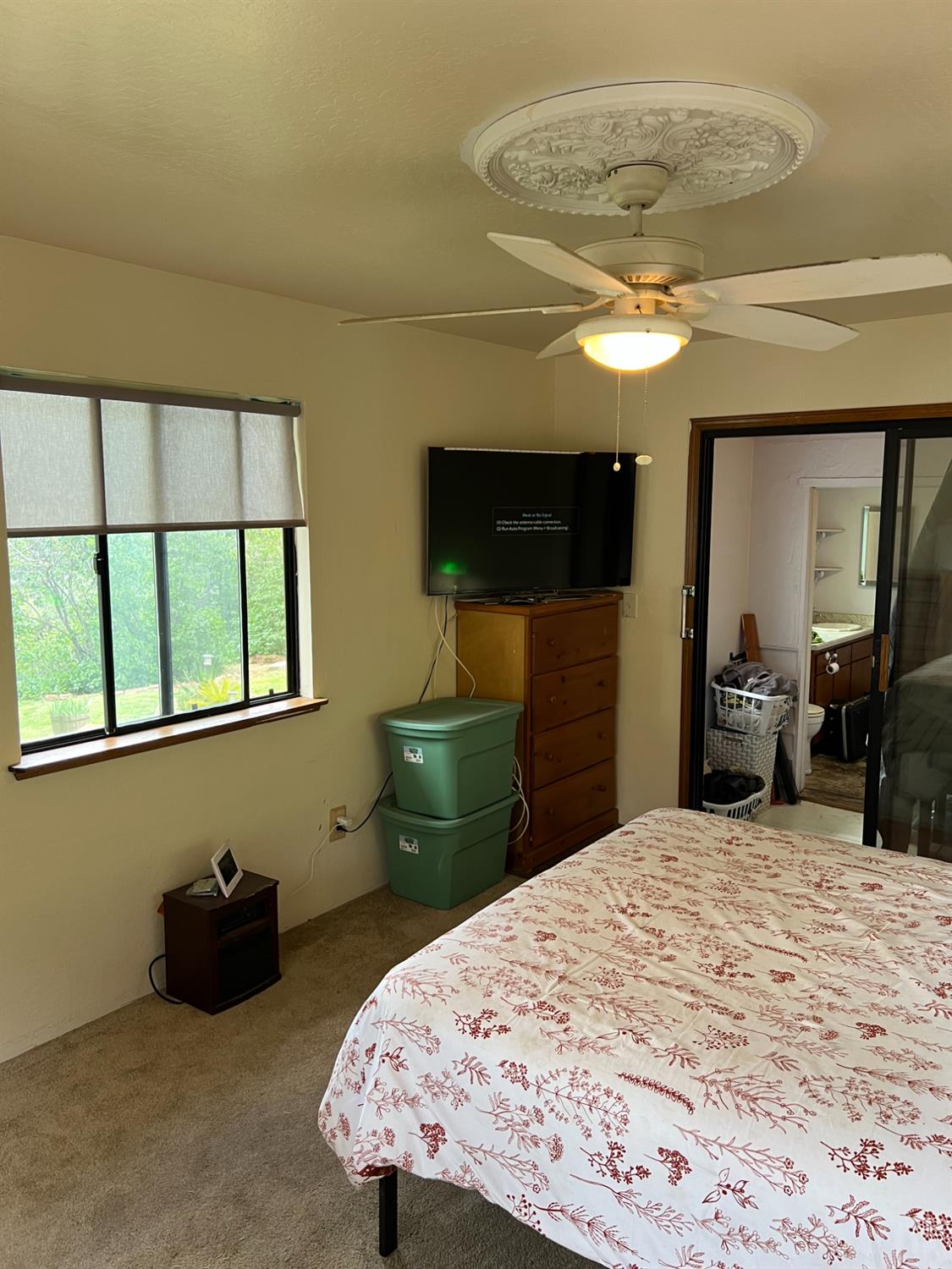 3085 Texerna Court Placerville, CA 95667 - Photo 28 of 39 a bedroom with a bed and a large window