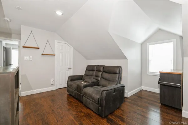 $2,400 | 39 Bay Shore Avenue, Bay Shore, NY 11706
