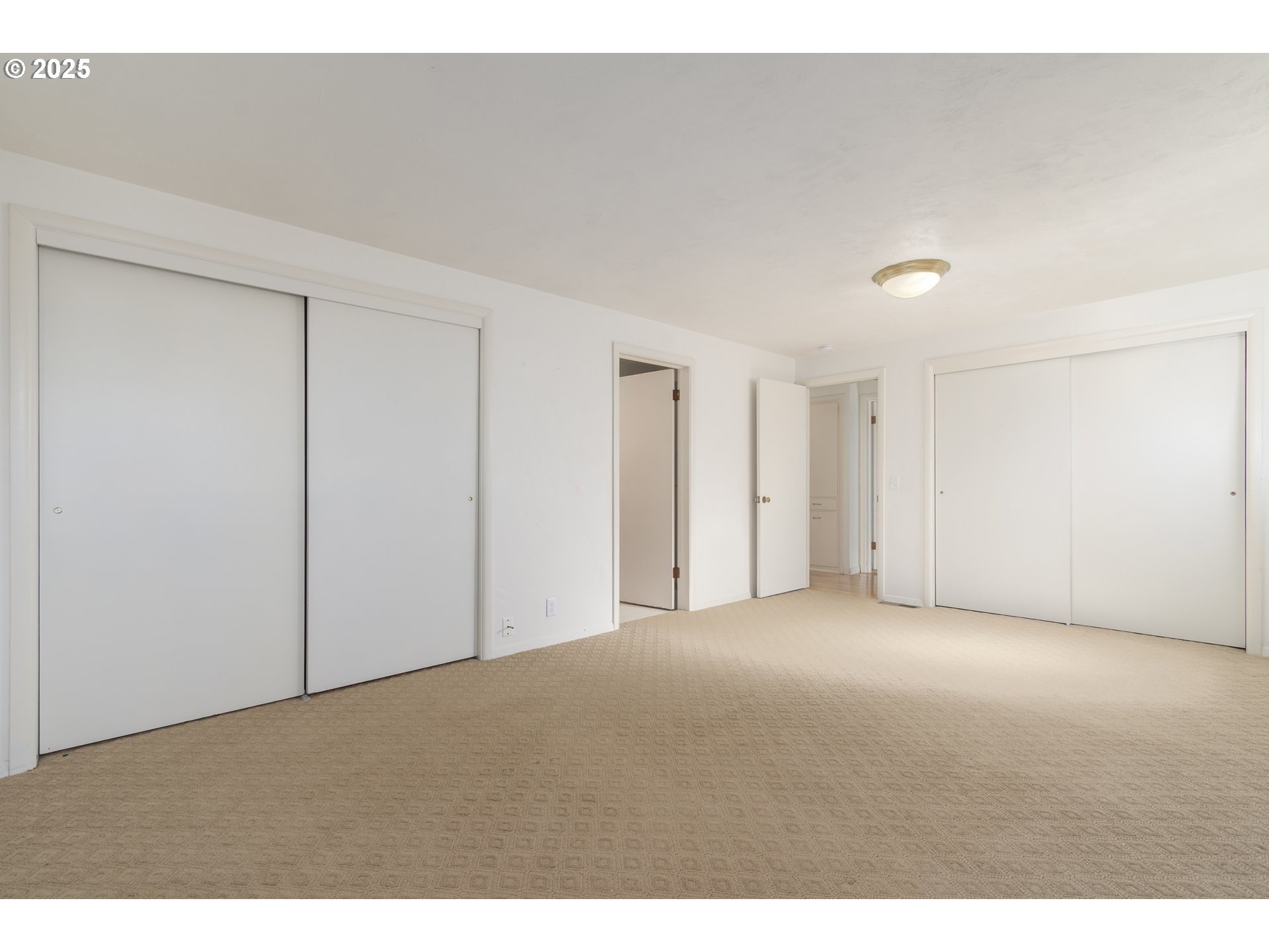 708 Blackstone Street Springfield, OR 97477 - Photo 17 of 45 a view of an empty room