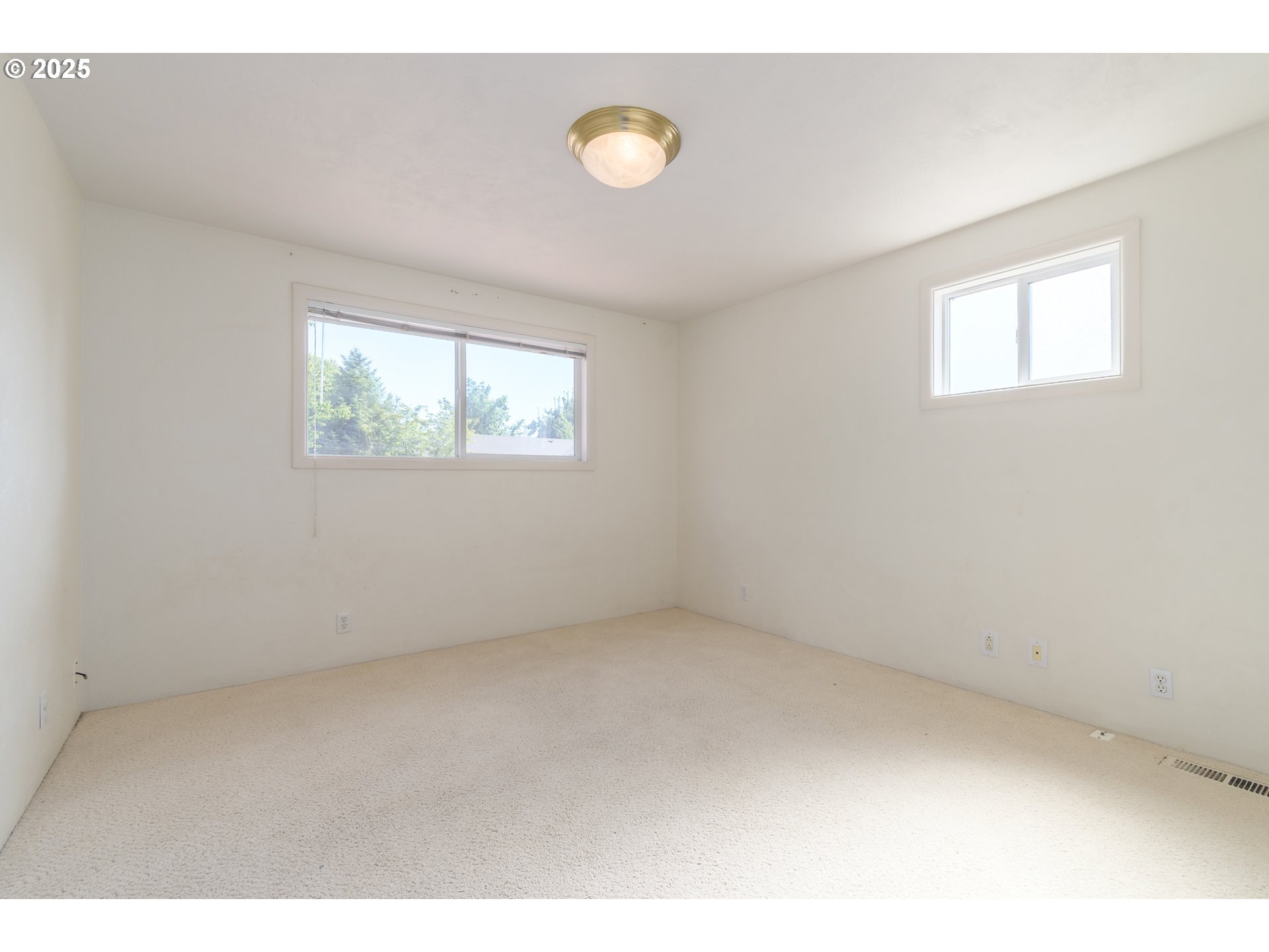 708 Blackstone Street Springfield, OR 97477 - Photo 20 of 45 a view of empty room