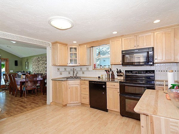 50 Edwin Road Waltham, MA 02453 - Photo 4 of 19 Gallery Image 4