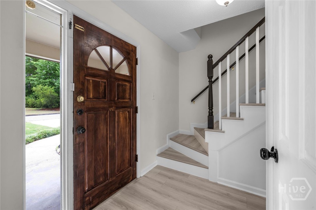 808 Birchwood Road Savannah, GA 31419 - Photo 5 of 34 Foyer