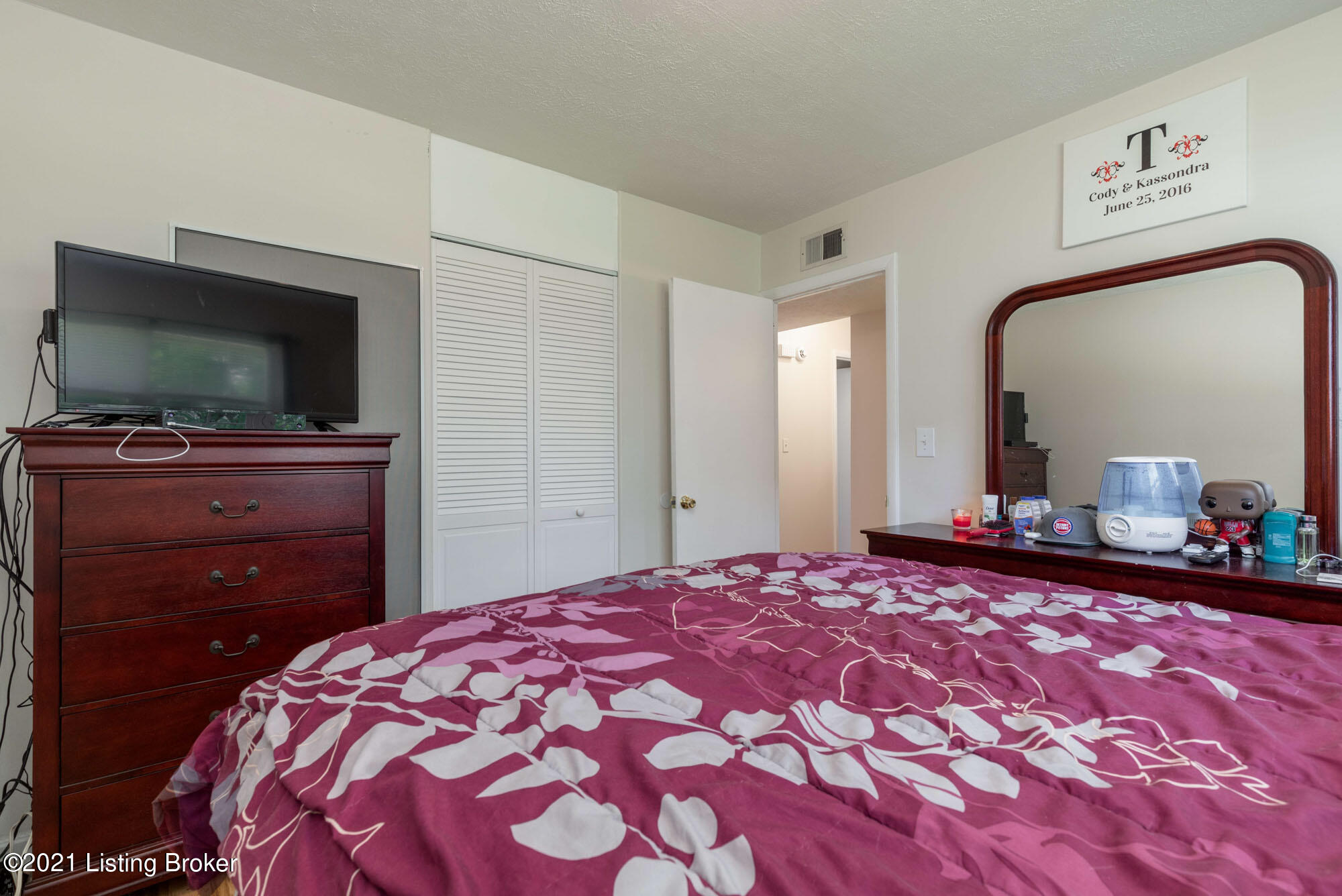 345 Meadowood Road Louisville, KY 40229 - Photo 21 of 35 Meadow021