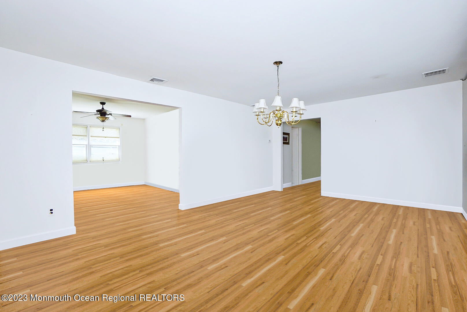 11 Grant Road Manalapan, NJ 07726 - Photo 17 of 26 LARGE LIVING ROOM