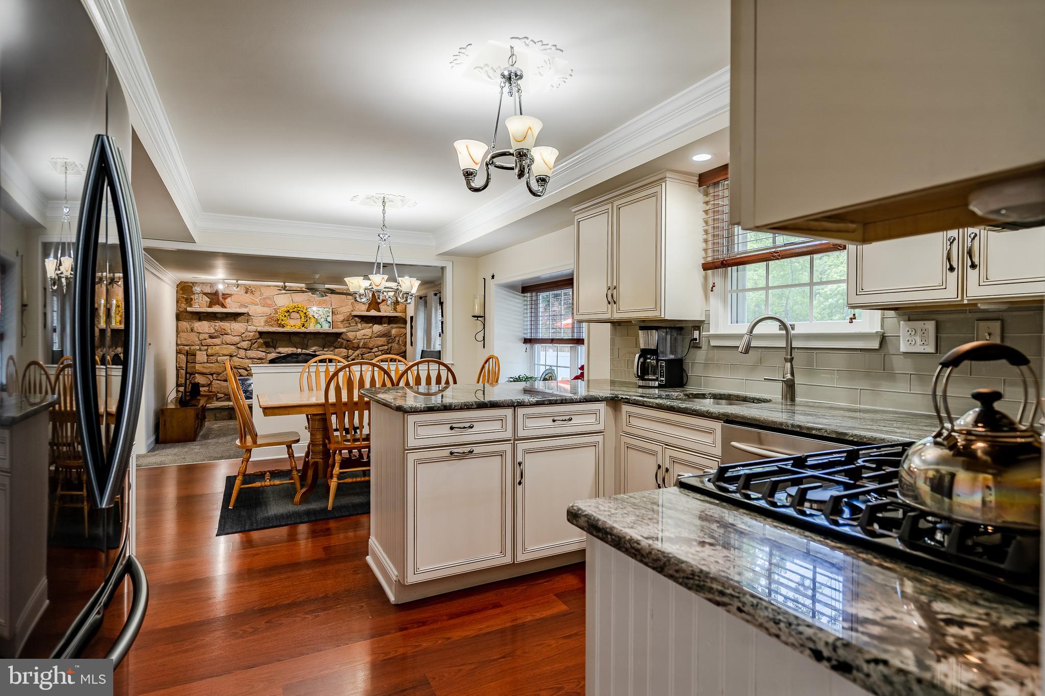 284 Magnolia Road Warminster, PA 18974 - Photo 12 of 53 Wow, love this kitchen