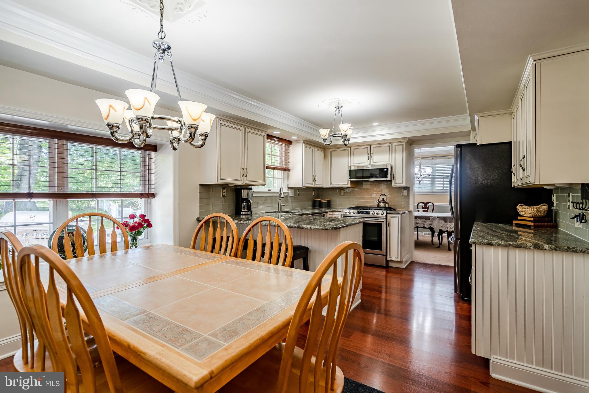 284 Magnolia Road Warminster, PA 18974 - Photo 15 of 53 New glass backsplash