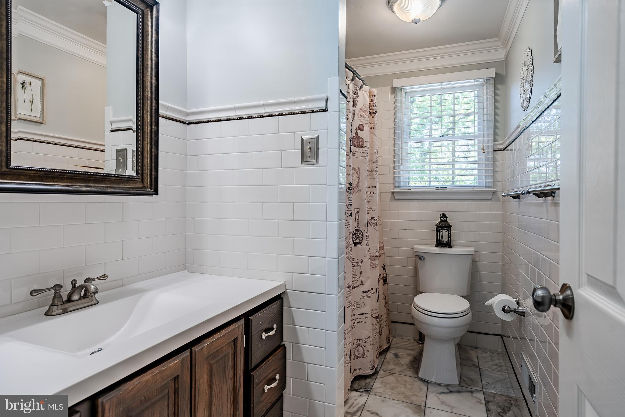 284 Magnolia Road Warminster, PA 18974 - Photo 40 of 53 Hall bath