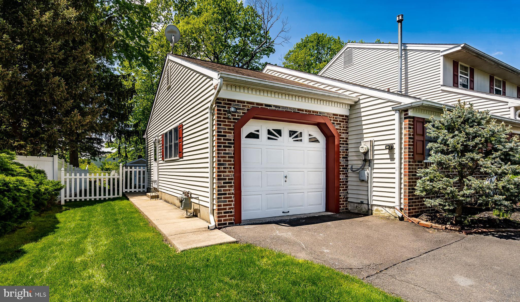 284 Magnolia Road Warminster, PA 18974 - Photo 43 of 53 Half garage in front of in law suite