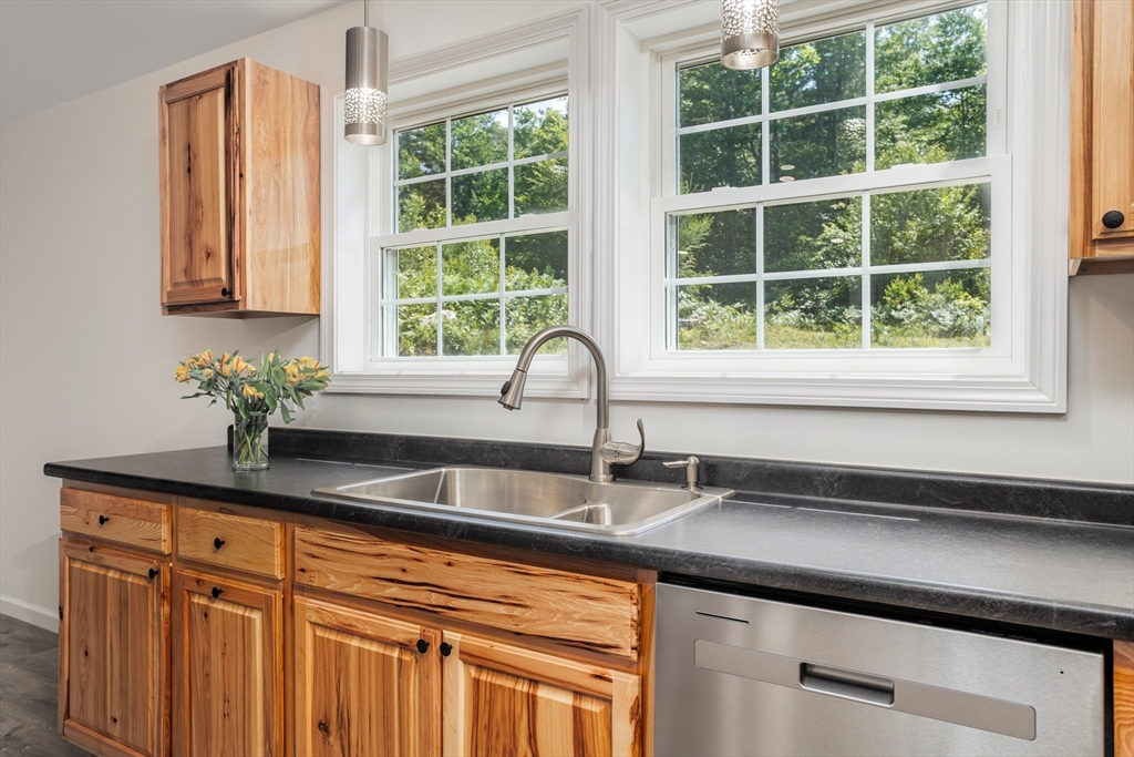 54 Deacon's Lane Troy, NH 03465 - Photo 9 of 42