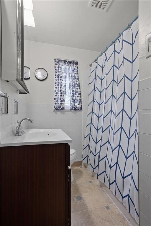 221 Orchard Spring Road Pittsburgh, PA 15220 - Photo 11 of 18 Gallery Image 11