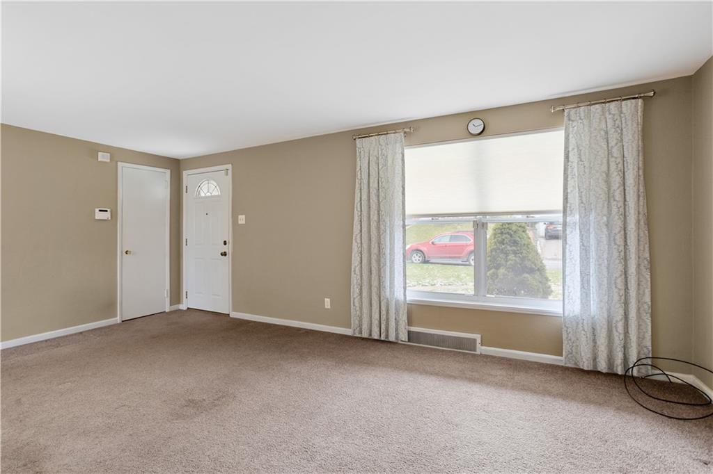 221 Orchard Spring Road Pittsburgh, PA 15220 - Photo 2 of 18 Gallery Image 2