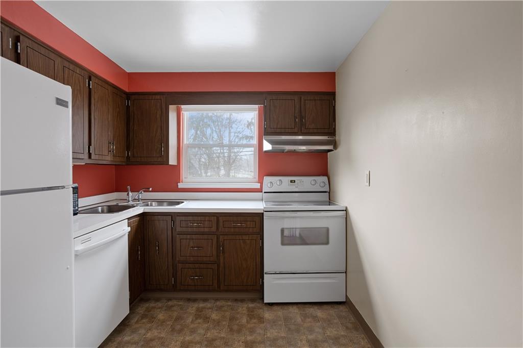 221 Orchard Spring Road Pittsburgh, PA 15220 - Photo 4 of 18 Gallery Image 4