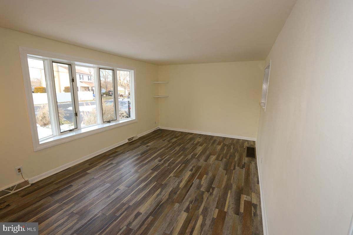 201 Castello Avenue Hatboro, PA 19040 - Photo 5 of 62 living room