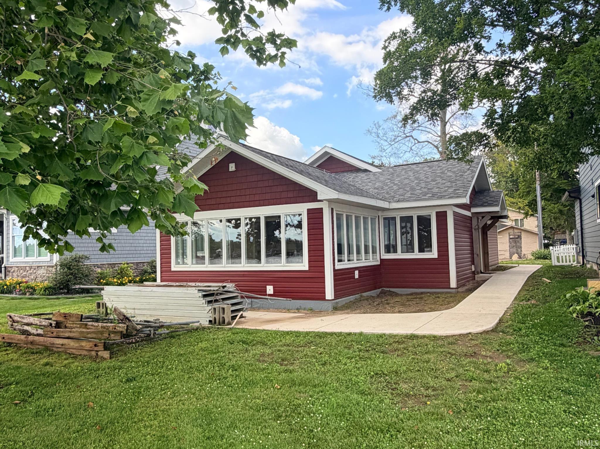 8579 East Black Point Road Syracuse, IN 46567 - Photo 3 of 10 Gallery Image 3
