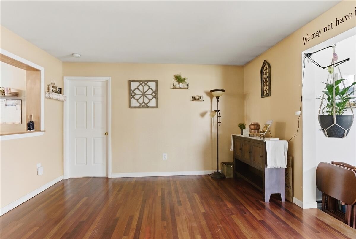 244 Back Street Monmouth, ME 04265 - Photo 11 of 53 28-4_dining_room_a