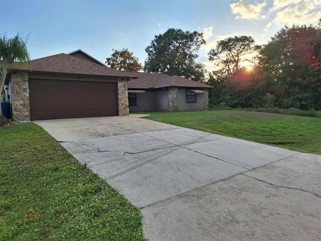 $2,300 | 941 Tarpon Avenue, Sebastian, FL 32958