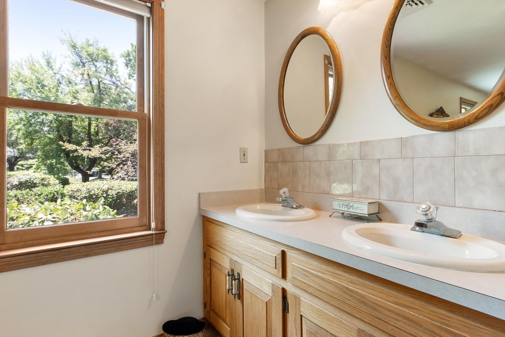 65 Blithewood Avenue Worcester, MA 01604 - Photo 36 of 42