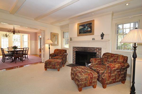 27 Windsor Road Wellesley, MA 02481 - Photo 6 of 19 Gallery Image 6