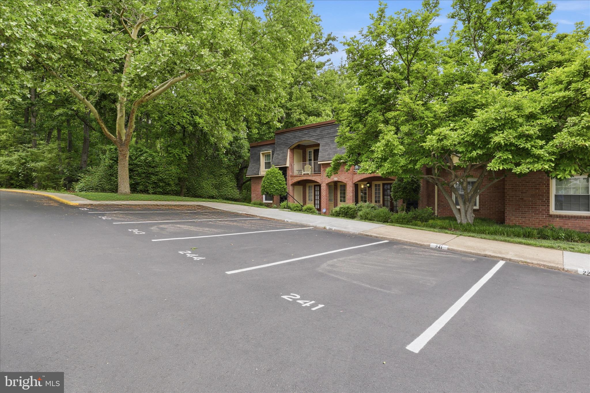 8114 G Colony Point Road, Unit 241 Springfield, VA 22152 - Photo 7 of 29