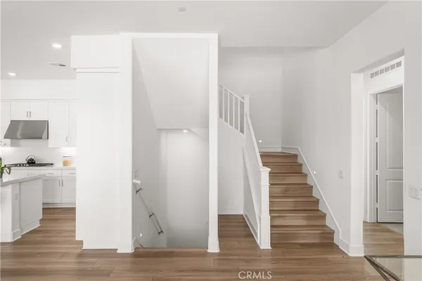 $5,300 | 121 Billings, Irvine, CA 92618