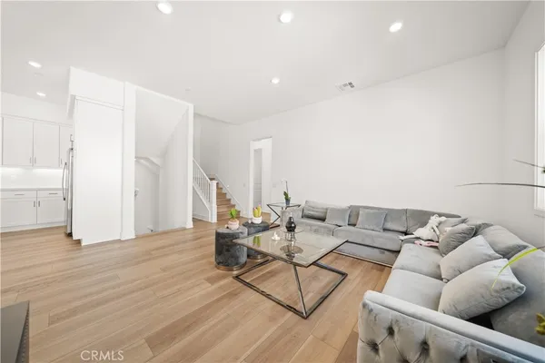 $5,300 | 121 Billings, Irvine, CA 92618