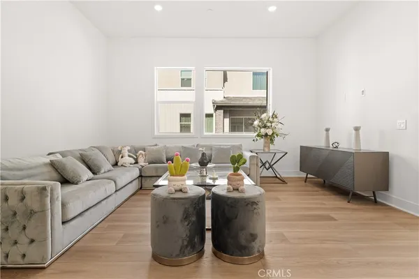 $5,300 | 121 Billings, Irvine, CA 92618