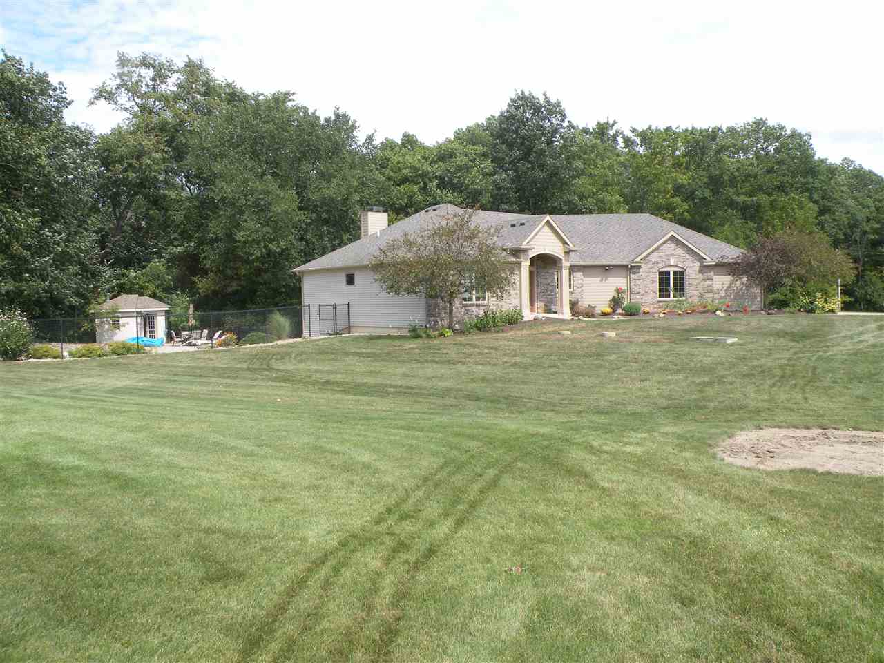 14101 Puff Road Fort Wayne, IN 46845 - Photo 2 of 23