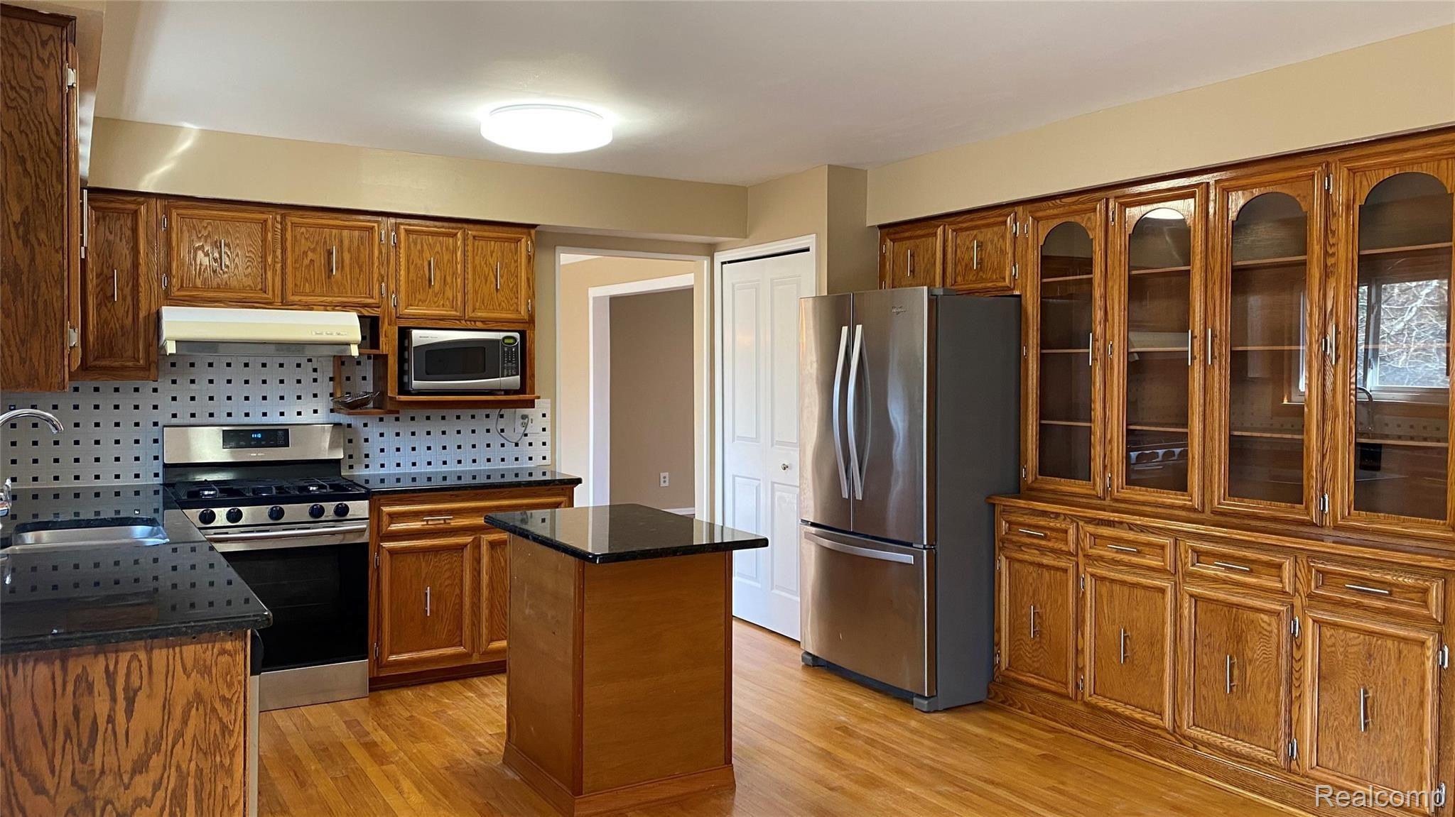 2891 Powderhorn Ridge Road Rochester, MI 48309 - Photo 6 of 24 IMG_4832.jpg