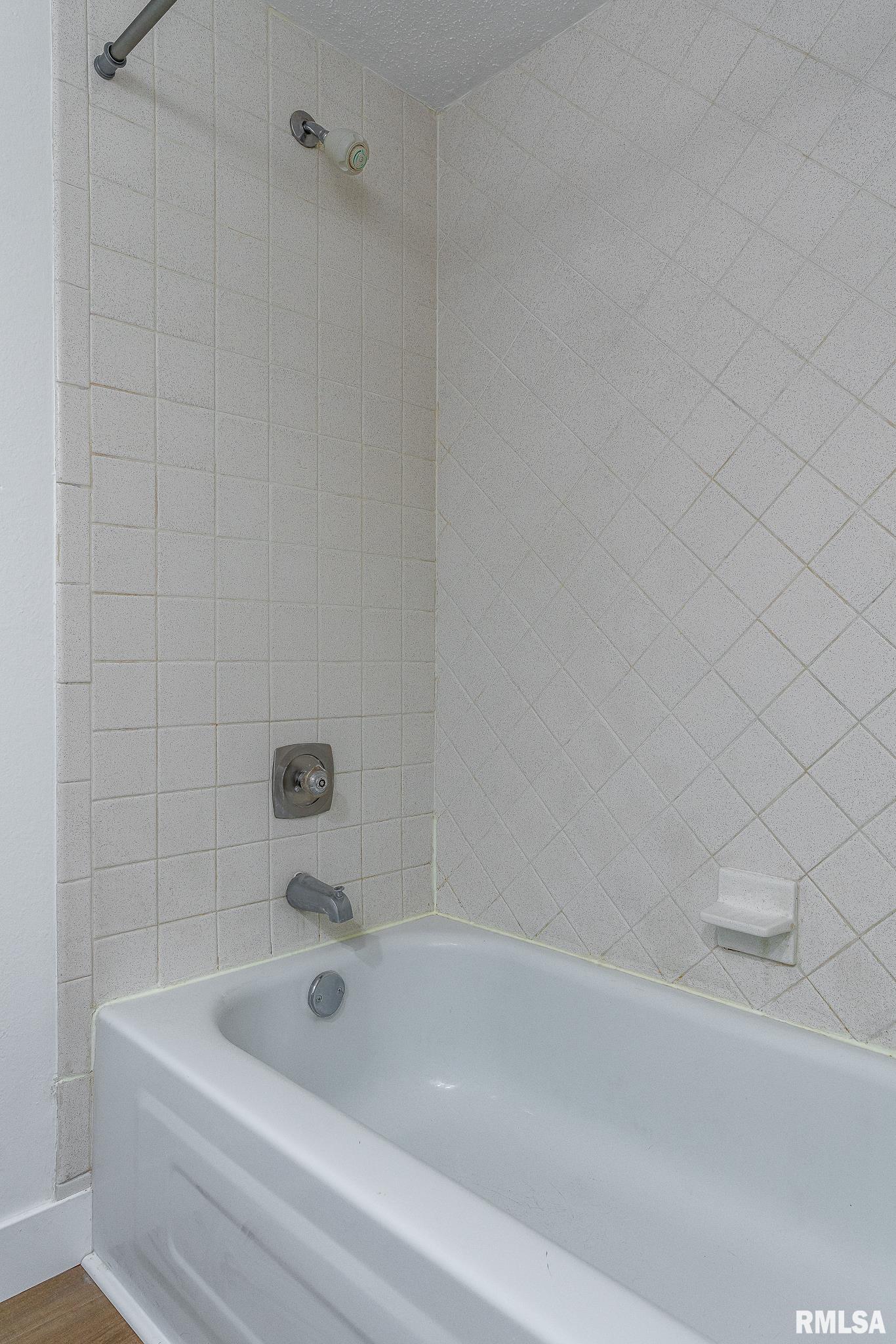 2530 St Johns Court Bettendorf, IA 52722 - Photo 15 of 22