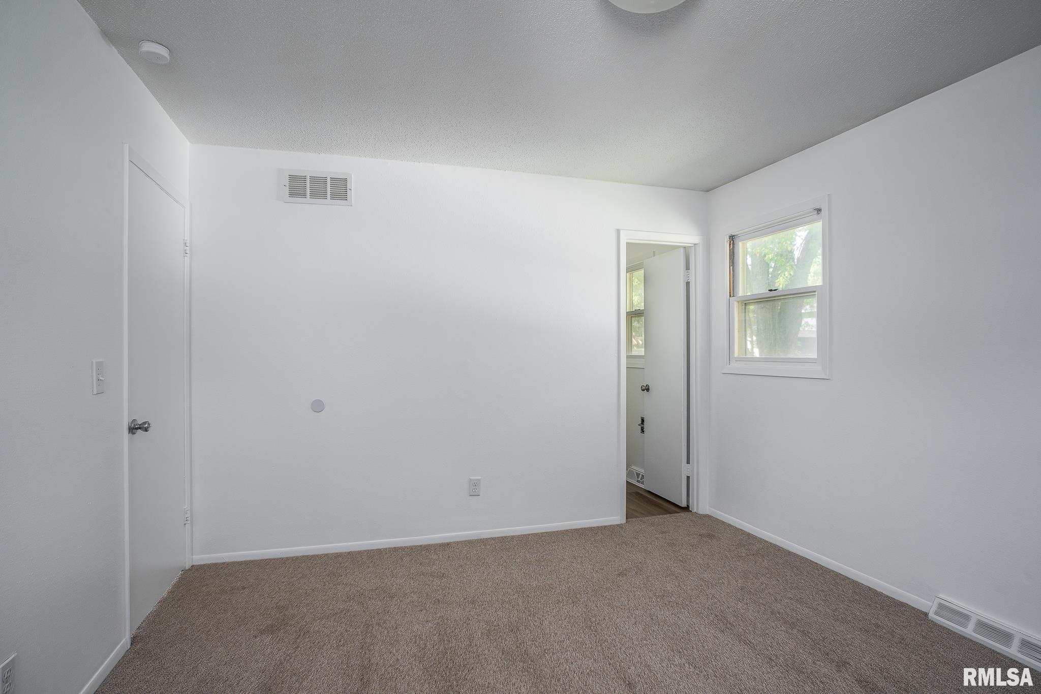 2530 St Johns Court Bettendorf, IA 52722 - Photo 17 of 22