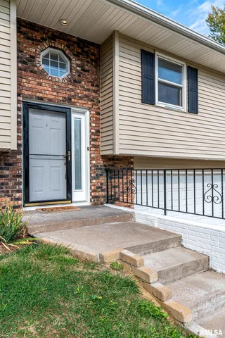 $2,195 | 2530 St Johns Court, Bettendorf, IA 52722