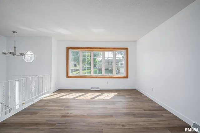 $2,195 | 2530 St Johns Court, Bettendorf, IA 52722