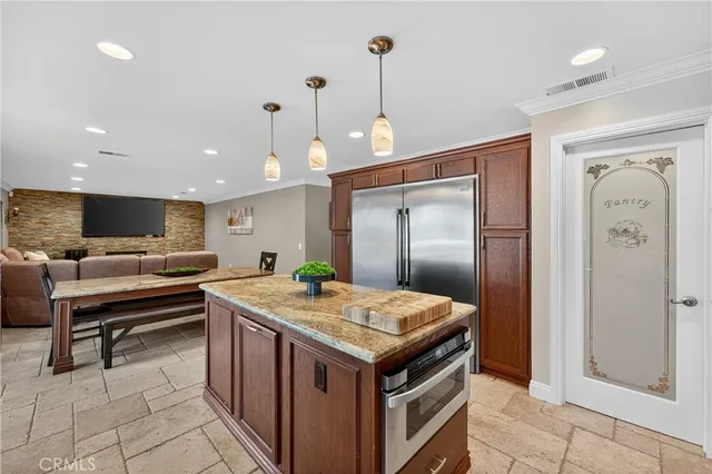 $2,348,000 | 10 Calais, Irvine, CA 92602