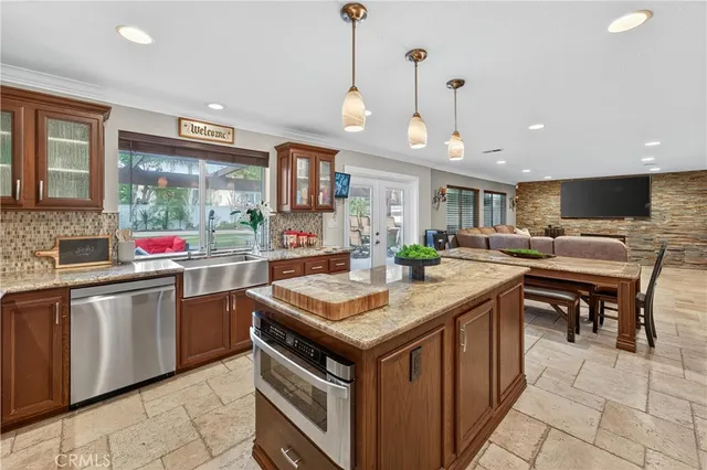 $2,348,000 | 10 Calais, Irvine, CA 92602