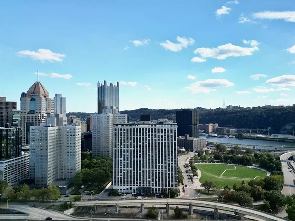 $4,000 | 320 Fort Duquesne Boulevard, Unit 19L, Pittsburgh, PA 15222